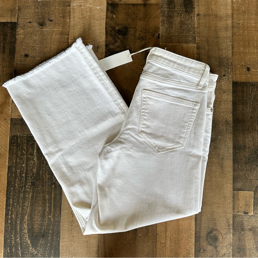 New Vineyard Vines High Rise Wide Leg White crop Jeans